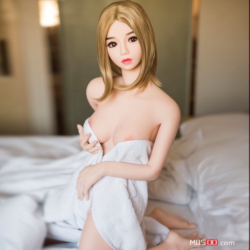 Janella – 140cm Asian Celebrity Most Realistic Sex Doll-MiisooDoll